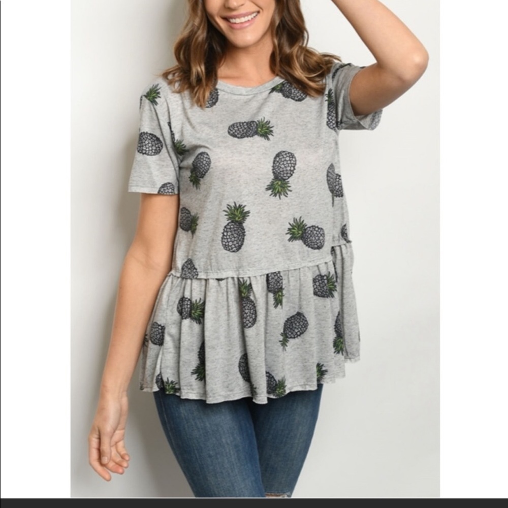 🆕 Beautiful Trendy Short sleeve Pineapple 🍍 Top